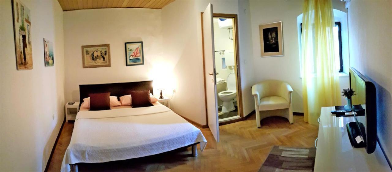 Bruno Split Centre Apartment And Room Экстерьер фото