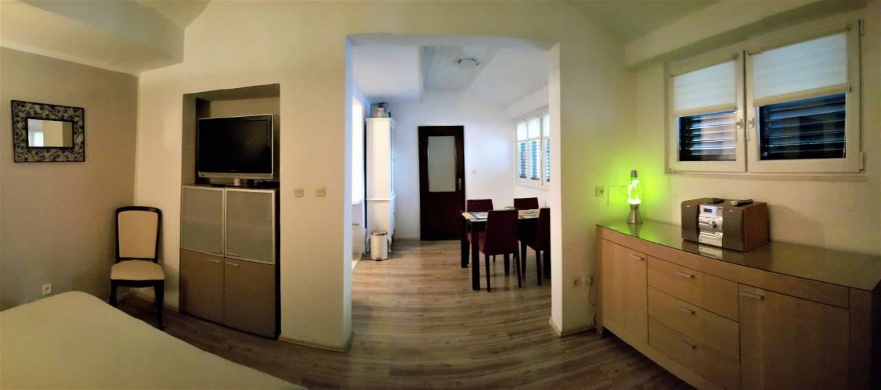 Bruno Split Centre Apartment And Room Экстерьер фото